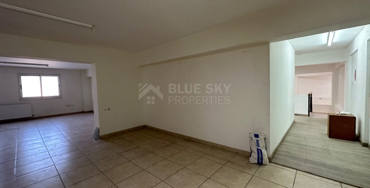 RENT: SHOWROOM/BUILDING 500SQM WITH 17 PARKING SPACES IDEAL FOR OFFICE OR RETAIL PREMISES IN CENTRAL LIMASSOL