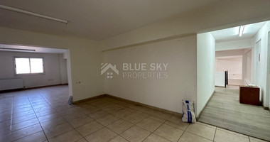 RENT: SHOWROOM/BUILDING 500SQM WITH 17 PARKING SPACES IDEAL FOR OFFICE OR RETAIL PREMISES IN CENTRAL LIMASSOL