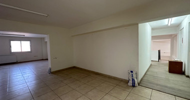 RENT: SHOWROOM/BUILDING 500SQM WITH 17 PARKING SPACES IDEAL FOR OFFICE OR RETAIL PREMISES IN CENTRAL LIMASSOL