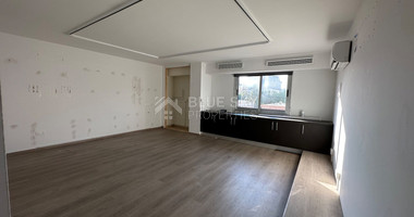 RENT: SHOWROOM/BUILDING 500SQM WITH 17 PARKING SPACES IDEAL FOR OFFICE OR RETAIL PREMISES IN CENTRAL LIMASSOL