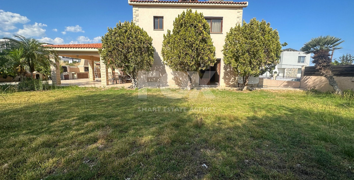FOR SALE 4 BEDROOM HOUSE WITH EXTRA 5TH LOFT ROOM AND LARGE GARDEN IN AGIOS ATHANASIOS.