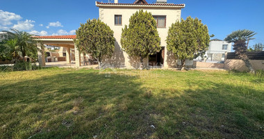FOR SALE 4 BEDROOM HOUSE WITH EXTRA 5TH LOFT ROOM AND LARGE GARDEN IN AGIOS ATHANASIOS.