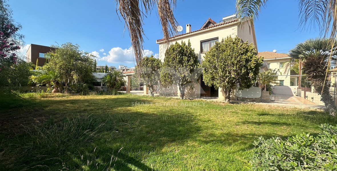 FOR SALE 4 BEDROOM HOUSE WITH EXTRA 5TH LOFT ROOM AND LARGE GARDEN IN AGIOS ATHANASIOS.