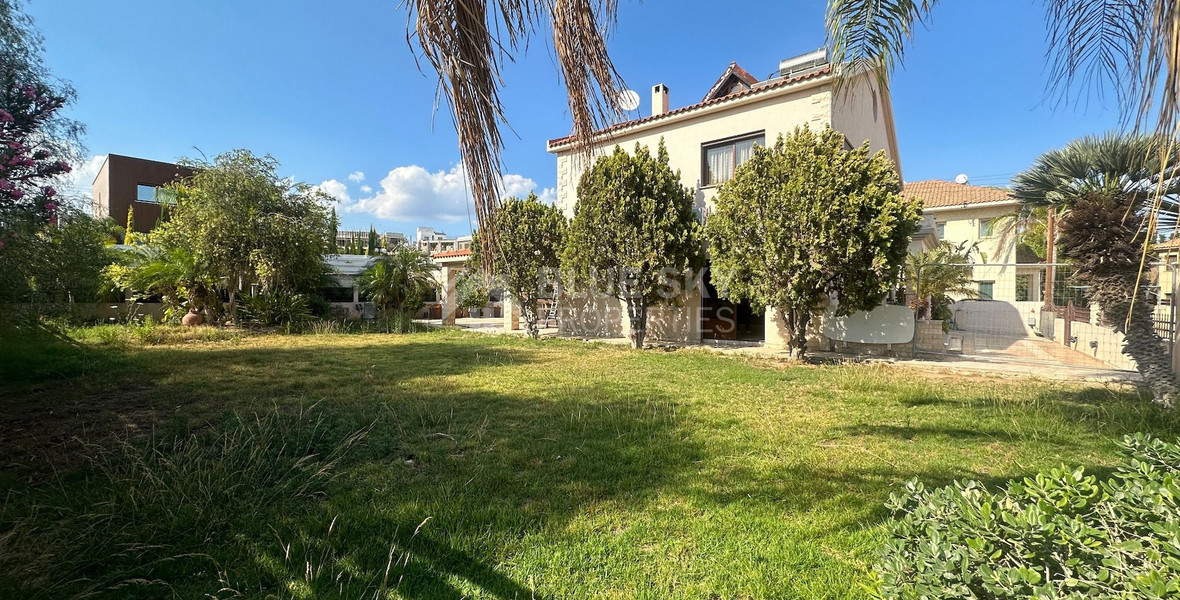 FOR SALE 4 BEDROOM HOUSE WITH EXTRA 5TH LOFT ROOM AND LARGE GARDEN IN AGIOS ATHANASIOS.