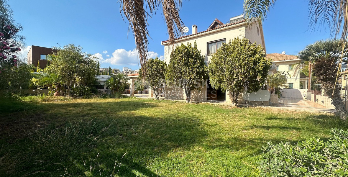 FOR SALE 4 BEDROOM HOUSE WITH EXTRA 5TH LOFT ROOM AND LARGE GARDEN IN AGIOS ATHANASIOS.