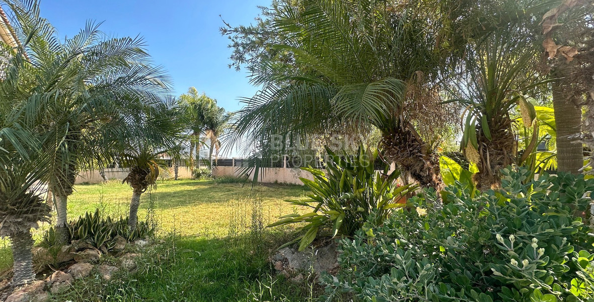 FOR SALE 4 BEDROOM HOUSE WITH EXTRA 5TH LOFT ROOM AND LARGE GARDEN IN AGIOS ATHANASIOS.