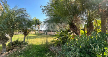 FOR SALE 4 BEDROOM HOUSE WITH EXTRA 5TH LOFT ROOM AND LARGE GARDEN IN AGIOS ATHANASIOS.