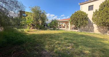 FOR SALE 4 BEDROOM HOUSE WITH EXTRA 5TH LOFT ROOM AND LARGE GARDEN IN AGIOS ATHANASIOS.