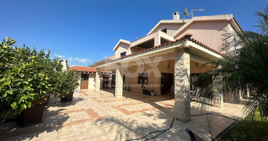 FOR SALE 4 BEDROOM HOUSE WITH EXTRA 5TH LOFT ROOM AND LARGE GARDEN IN AGIOS ATHANASIOS.