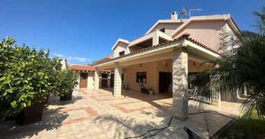 FOR SALE 4 BEDROOM HOUSE WITH EXTRA 5TH LOFT ROOM AND LARGE GARDEN IN AGIOS ATHANASIOS.