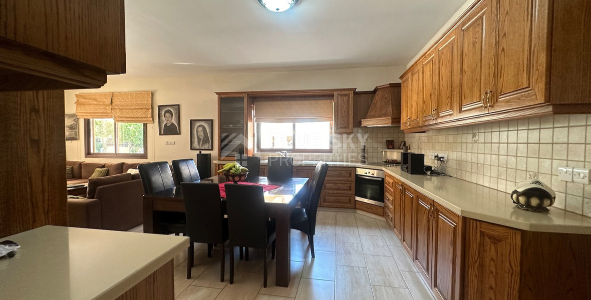 FOR SALE 4 BEDROOM HOUSE WITH EXTRA 5TH LOFT ROOM AND LARGE GARDEN IN AGIOS ATHANASIOS.