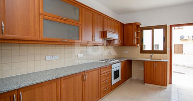 Two storey,  two bedroom maisonette in Peyia, Paphos