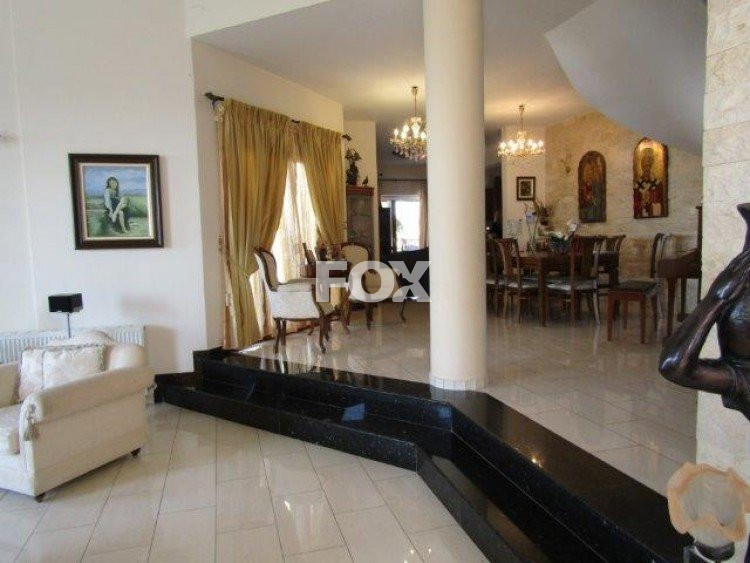 5-bedroom detached house for rent 390 m² in Mesa Geitonia, Limassol, Cyprus