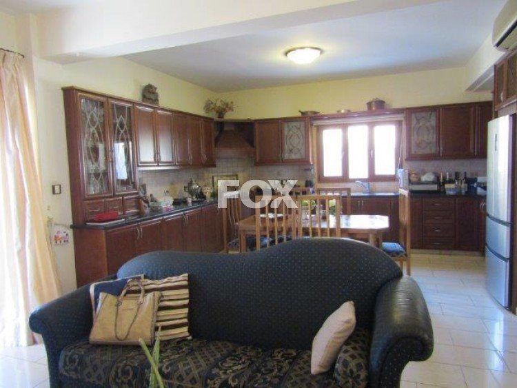 5-bedroom detached house for rent 390 m² in Mesa Geitonia, Limassol, Cyprus