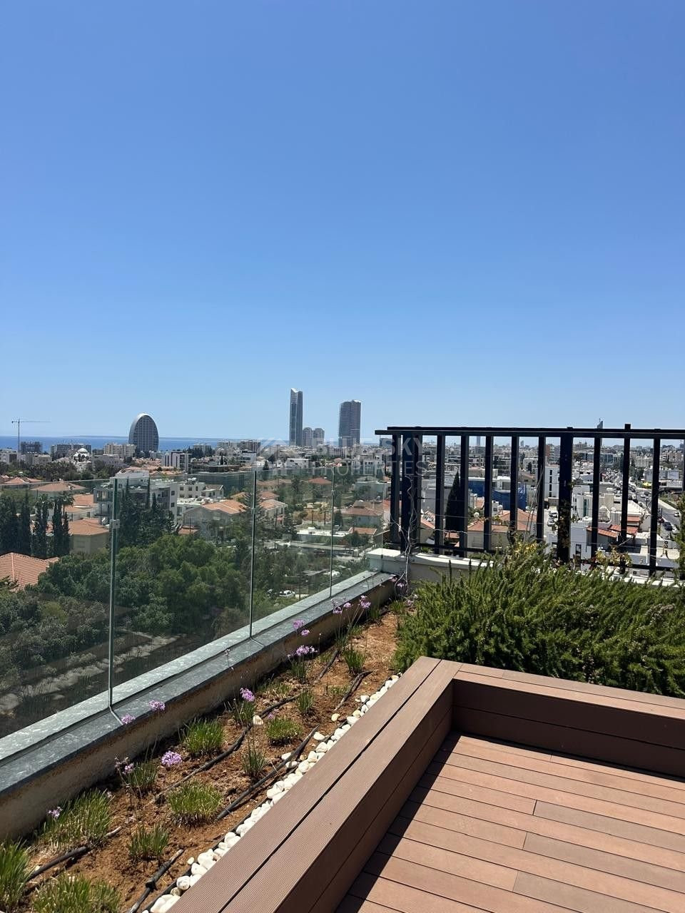 FOR RENT LUXURY OFFICES WITH ROOF TERRACES IN PRIME BUSINESS LOCATION