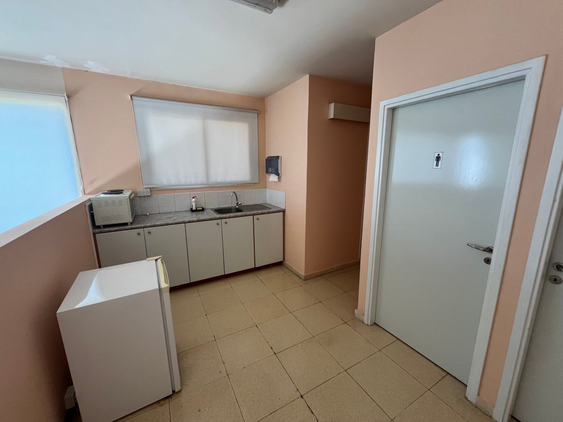 Офис 108 м² в Като Полемидия, Кипр