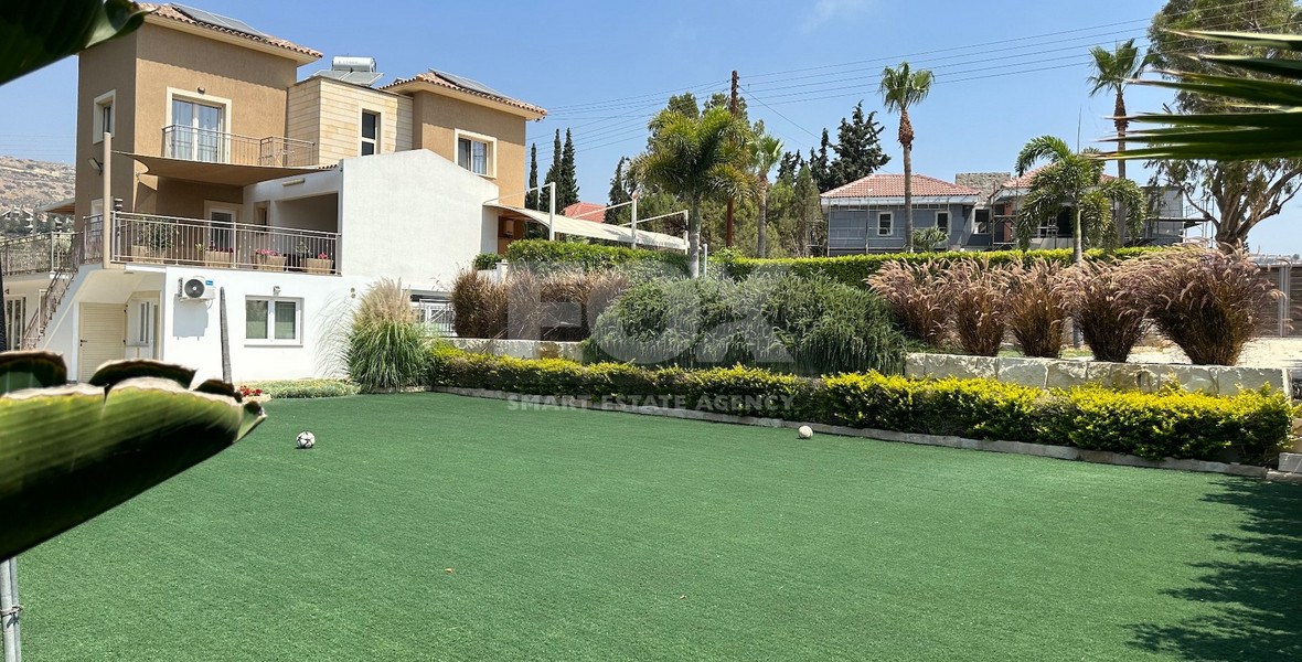 RENT: FURNISHED VILLA 5 BEDROOMS WITH SEPARATE GUEST HOUSE AND SEPARATE MAIDS QUARTER IN AGIOS TYCHONAS WITH SWIMMING POOL