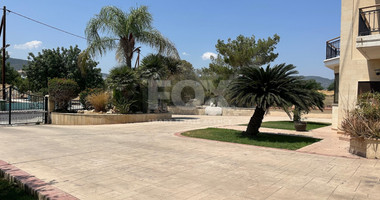 RENT: 5 bedroom Villa unfurnished in Pareklissia with large gardens and swimming pool.