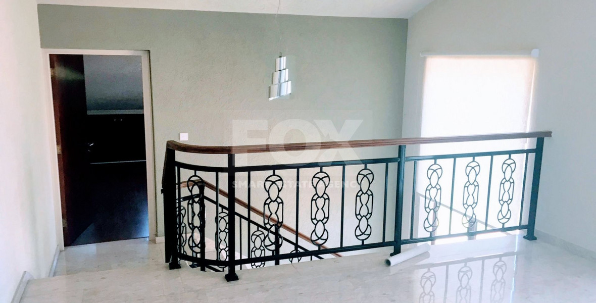 RENT: 5 bedroom Villa unfurnished in Pareklissia with large gardens and swimming pool.