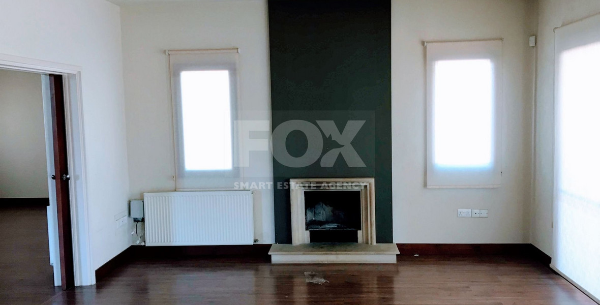 RENT: 5 bedroom Villa unfurnished in Pareklissia with large gardens and swimming pool.