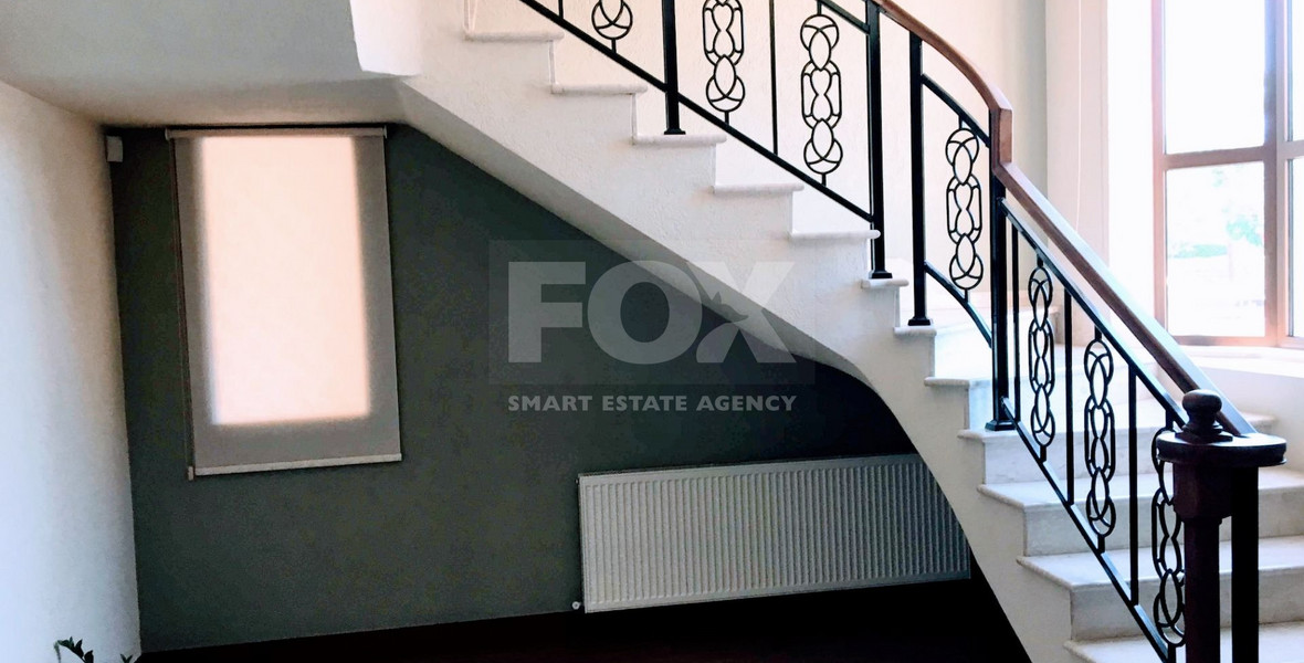 RENT: 5 bedroom Villa unfurnished in Pareklissia with large gardens and swimming pool.