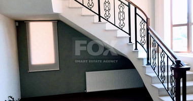 RENT: 5 bedroom Villa unfurnished in Pareklissia with large gardens and swimming pool.