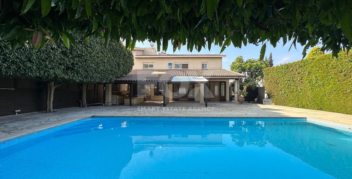 RENT: STUNNING 5 BEDROOM VILLA ON LARGE PLOT WITH SWIMMING POOL - LARGE GARDEN- EXTRA SEPARATE  APARTMENT - CENTRAL LIMASSOL