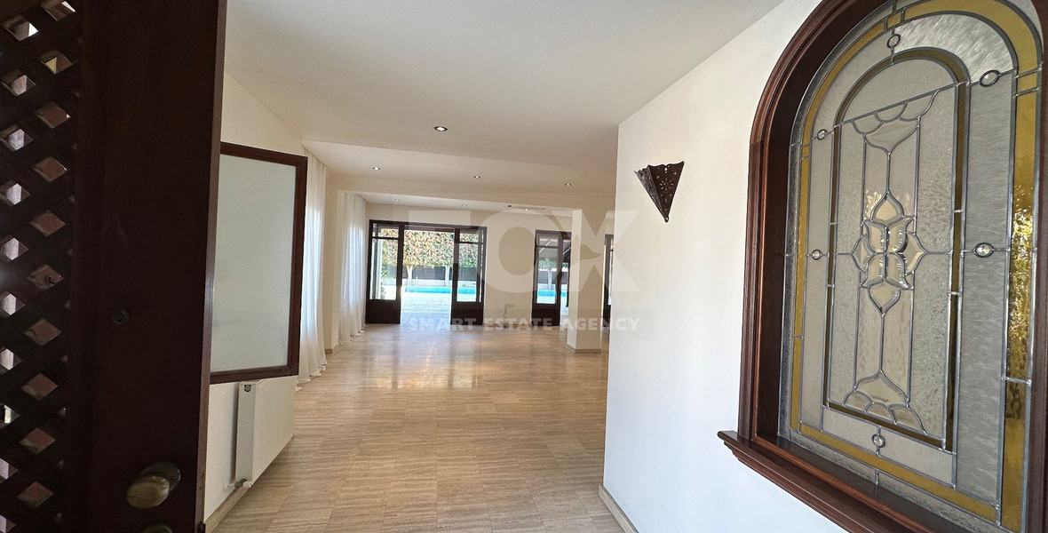 RENT: STUNNING 5 BEDROOM VILLA ON LARGE PLOT WITH SWIMMING POOL - LARGE GARDEN- EXTRA SEPARATE  APARTMENT - CENTRAL LIMASSOL