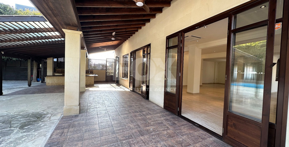 RENT: STUNNING 5 BEDROOM VILLA ON LARGE PLOT WITH SWIMMING POOL - LARGE GARDEN- EXTRA SEPARATE  APARTMENT - CENTRAL LIMASSOL