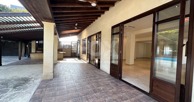 RENT: STUNNING 5 BEDROOM VILLA ON LARGE PLOT WITH SWIMMING POOL - LARGE GARDEN- EXTRA SEPARATE  APARTMENT - CENTRAL LIMASSOL