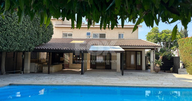 RENT: STUNNING 5 BEDROOM VILLA ON LARGE PLOT WITH SWIMMING POOL - LARGE GARDEN- EXTRA SEPARATE  APARTMENT - CENTRAL LIMASSOL