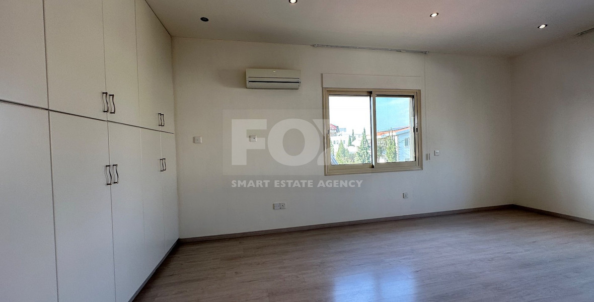 RENT: STUNNING 5 BEDROOM VILLA ON LARGE PLOT WITH SWIMMING POOL - LARGE GARDEN- EXTRA SEPARATE  APARTMENT - CENTRAL LIMASSOL