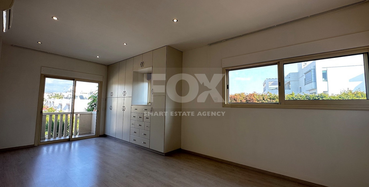 RENT: STUNNING 5 BEDROOM VILLA ON LARGE PLOT WITH SWIMMING POOL - LARGE GARDEN- EXTRA SEPARATE  APARTMENT - CENTRAL LIMASSOL