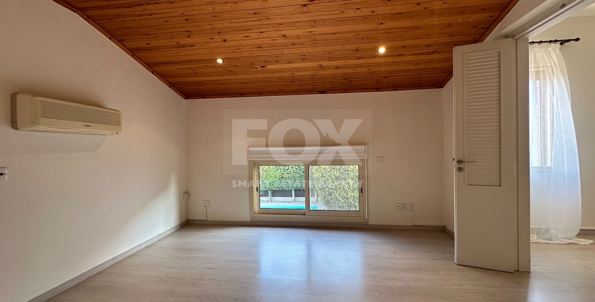 RENT: STUNNING 5 BEDROOM VILLA ON LARGE PLOT WITH SWIMMING POOL - LARGE GARDEN- EXTRA SEPARATE  APARTMENT - CENTRAL LIMASSOL