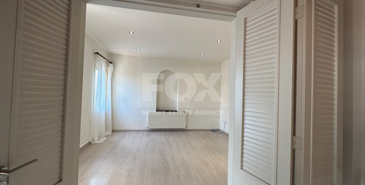 RENT: STUNNING 5 BEDROOM VILLA ON LARGE PLOT WITH SWIMMING POOL - LARGE GARDEN- EXTRA SEPARATE  APARTMENT - CENTRAL LIMASSOL