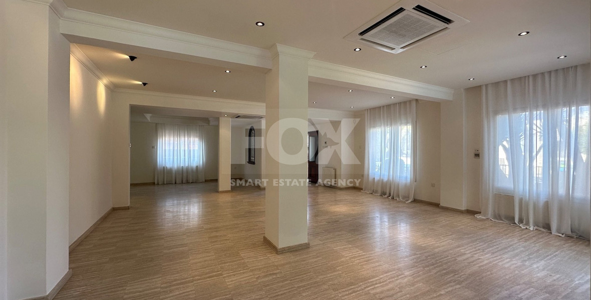RENT: STUNNING 5 BEDROOM VILLA ON LARGE PLOT WITH SWIMMING POOL - LARGE GARDEN- EXTRA SEPARATE  APARTMENT - CENTRAL LIMASSOL