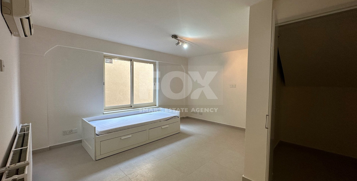 RENT: STUNNING 5 BEDROOM VILLA ON LARGE PLOT WITH SWIMMING POOL - LARGE GARDEN- EXTRA SEPARATE  APARTMENT - CENTRAL LIMASSOL