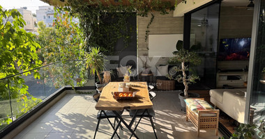 RENT: 3 BEDROOM FURNISHED APARTMENT IN CENTRAL LIMASSOL JUST OFF RIGA FERREOU WALKING DISTANCE TO ALL AMENITIES.