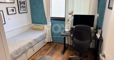 RENT: 3 BEDROOM FURNISHED APARTMENT IN CENTRAL LIMASSOL JUST OFF RIGA FERREOU WALKING DISTANCE TO ALL AMENITIES.