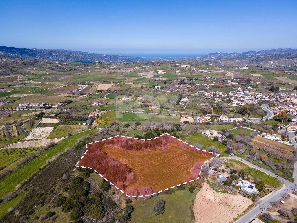 Residential field for sale, in Polemi Community, in Paphos