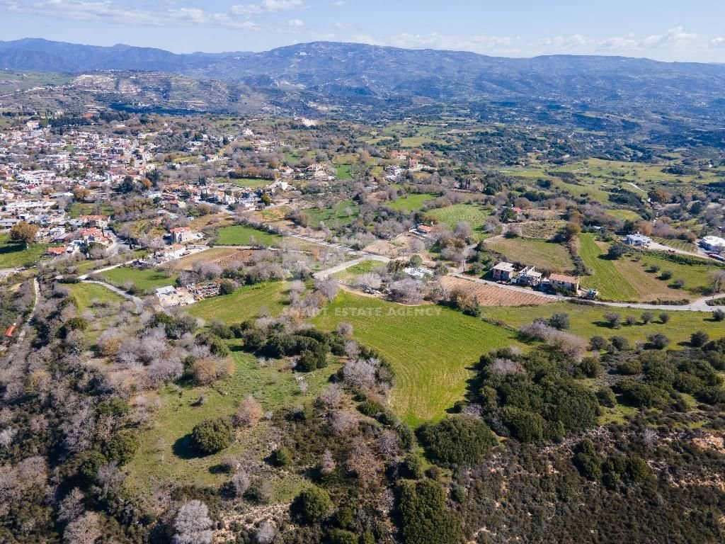 Residential field for sale, in Polemi Community, in Paphos