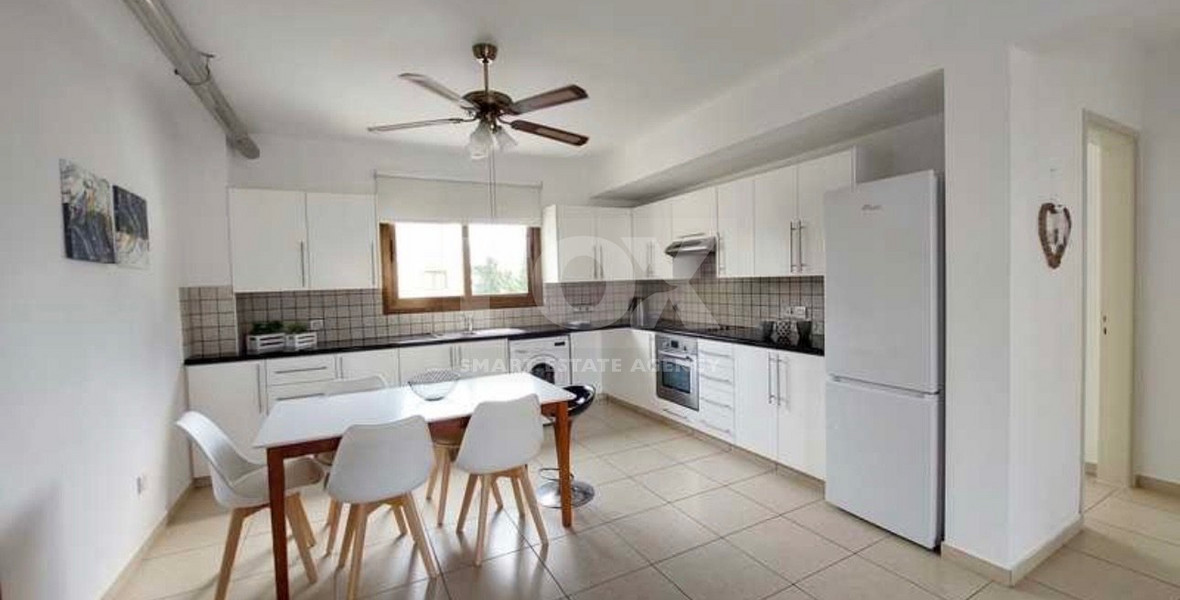 Bright two-Bedroom Apartment with Dual Verandas in Universal, Paphos