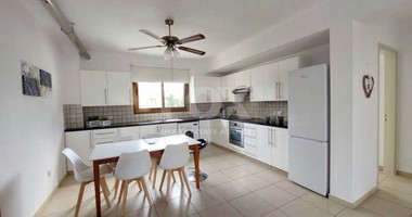 Bright two-Bedroom Apartment with Dual Verandas in Universal, Paphos