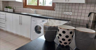 Bright two-Bedroom Apartment with Dual Verandas in Universal, Paphos