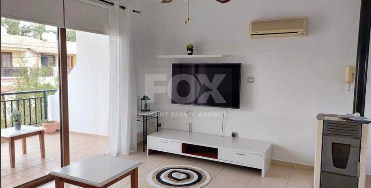 Bright two-Bedroom Apartment with Dual Verandas in Universal, Paphos