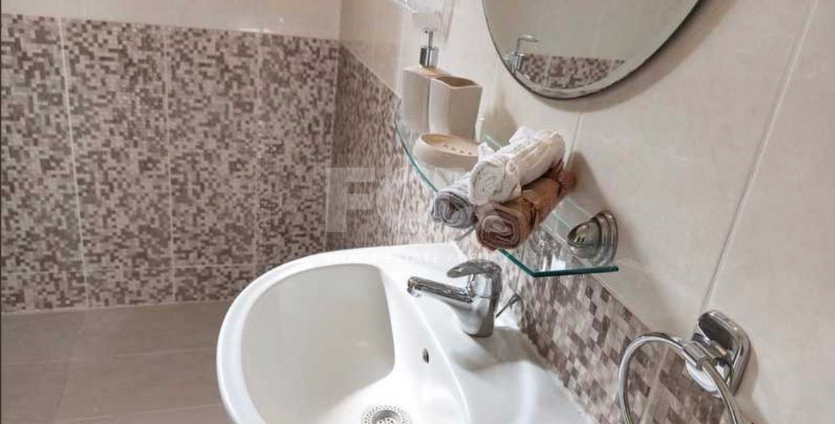 Bright two-Bedroom Apartment with Dual Verandas in Universal, Paphos