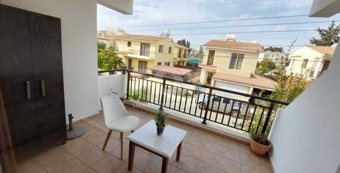 Bright two-Bedroom Apartment with Dual Verandas in Universal, Paphos