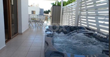 Two -bedroom penthouse apartment in the heart of Universal, Paphos