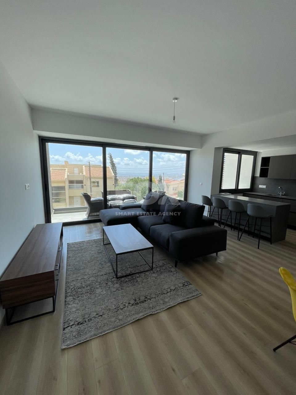 Fully Furnished Two Bedroom Apartment for rent in Mesa Geitonia