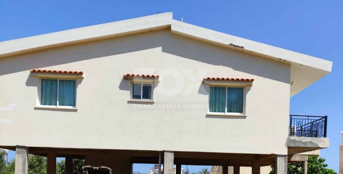 House for Long term Rent on the beach